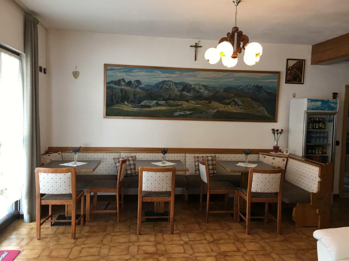 Готель Garni Festil Кампітелло-ді-Фасса Екстер'єр фото